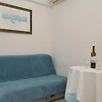 Apartment Mana, Murter