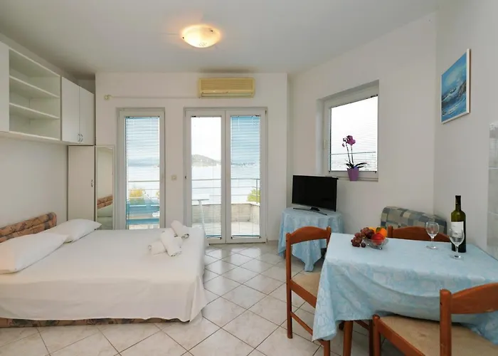 Apartman Mana, Murter